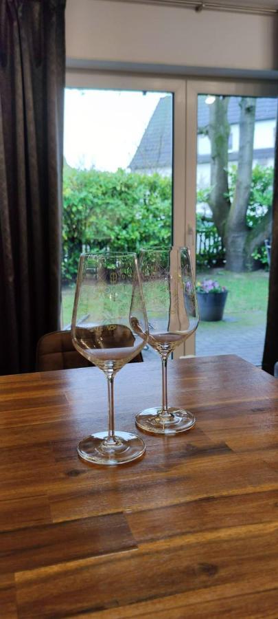 Apartment 1 Mit Terrasse Und Pkw-Stellplatz Leverkusen Eksteriør bilde