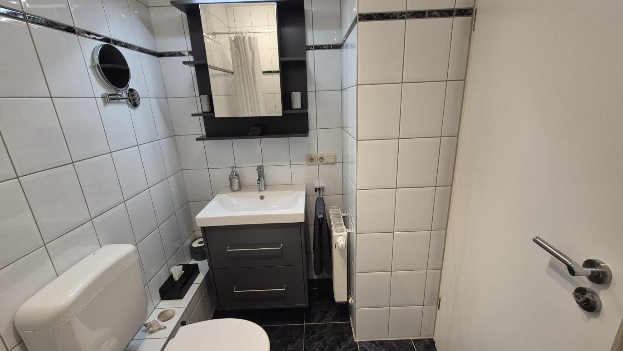 Apartment 1 Mit Terrasse Und Pkw-Stellplatz Leverkusen Eksteriør bilde